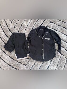 VS black soft pajama set.
Size M.NWOT